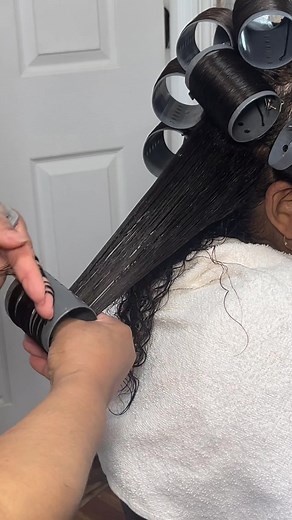 Blowout Prep with Rollers for Silky, Long-Lasting Results