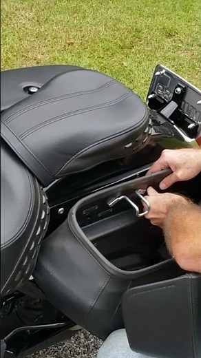 Easy Harley Davidson Saddlebag install!!