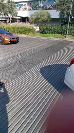 Exploring the BMW i8: A Look into Luxury Sports Cars