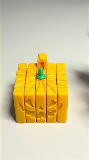 3D Printed Pumpkin Strip Toy #3dprinting #halloween #toys
