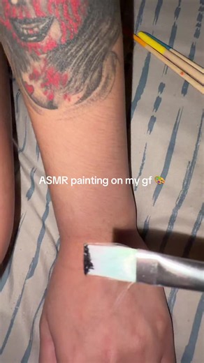 ASMR painting on my girlfriend: relaxing ASMR sounds