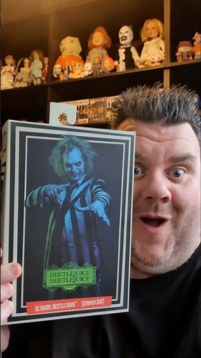 NECA Beetlejuice Beetlejuice Ultimate Beetlejuice (Striped Suit) Figure Unboxing
