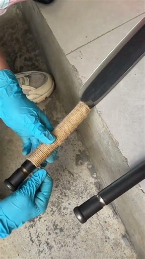 Practical Technique of Wrapping Hemp Rope Around Firewood Knife Handle