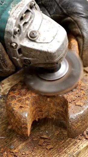 “Satisfying Rust Removal from Metal | Before & After Transformation 😱”