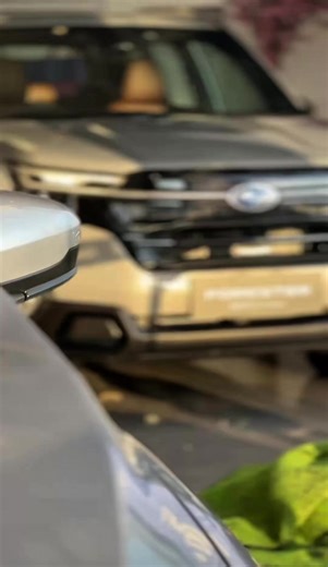 🔎 EDSS – Hỗ trợ dừng khẩn cấp trên Subaru Forester 2.5 i-S EyeSight ✨ EDSS là một tính năng an toàn cao cấp được tích hợp sẵn trong gói công nghệ EyeSight trên Forester mới, có chức năng: ✅ Tự động phát hiện khi người lái không còn điều khiển vô-lăng hoặc không có phản ứng trong một khoảng thời gian nhất định (ví dụ: người lái bị mất ý thức, bất tỉnh…). ✅ Khi đó hệ thống sẽ tự động giảm tốc và dừng xe hoàn toàn một cách an toàn, nhằm hạn chế rủi ro va chạm với phương tiện khác và bảo vệ hành kh