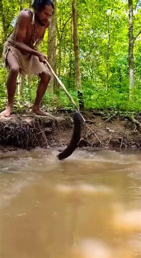 Electric Eel vs Fisherman — One Touch & It’s OVER ⚡#ElectricEel #ElectricEelShock #shorts