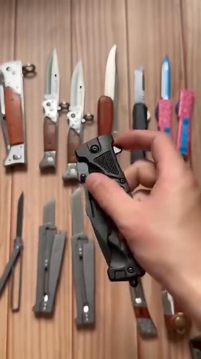 I've really come to love this knife, and I’m not generally somebody who likes folding knives when it comes to any serious work around camp But this knife is so well designed and so well made that it has become one of my favorites ✅ D2 steel blade with black oxide finish ✅G10 aluminum handle for a rock-solid grip ✅Built-in seatbelt cutter & glass breaker ✅Compact. Tough. Mission-ready — wherever you go | Antqimpartial