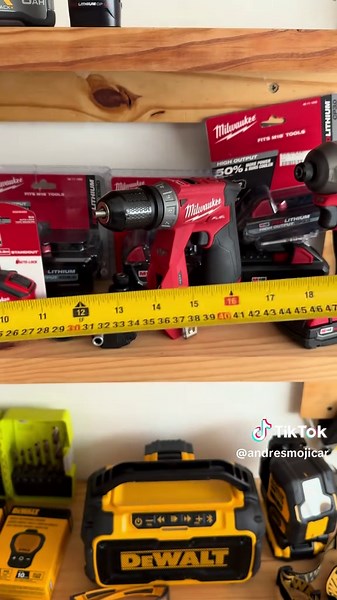 Milwaukee 8m Tape Measure: Precision and Durability