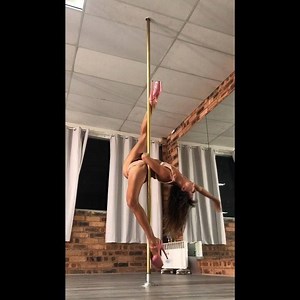 ❤️ dance dance love this combo and can’t wait to practice it again on Wednesday ❤️ at Manly! Come join my 8:30pm advanced class if you want to try. Casual students welcome ❤️ | Maddie Sparkle