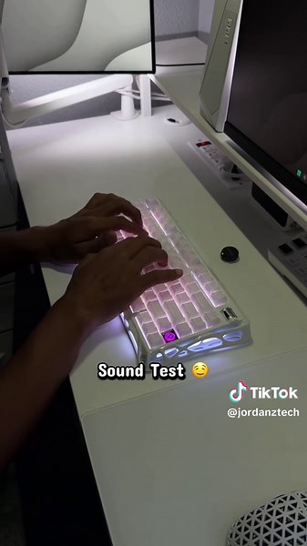 @GravastarTikTok #jordanztech #fyp #techtok #gaming #creamykeyboard | keyboard