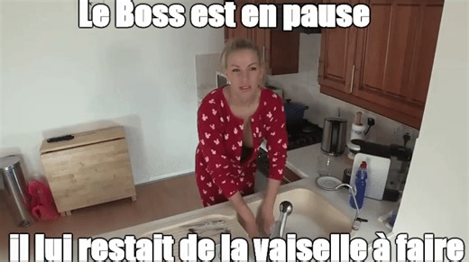 Danielle Maye - I wash the dishes - Video Blog #5 on Make a GIF