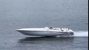 Ben Robertson posting an impressive 152mph in his Swedish customer’s 42’ Fountain with twin Mercury Racing 1550s. . Be sure to check out www.SpeedOnTheWater.com for the 33rd annual Lake of the Ozarks Shootout, which is set for Aug 28-29, and the events before, during and after. ⬅️• • 🎥 Credit: Ryan Johnson / Speed On The Water • • #speedonthewater #performanceboat #speedboat #fastboat #fastboats #bigpower #offshoreboating #boatinglife #boatinglifestyle #dreamboat #usaboatlife #offshoreracing #p