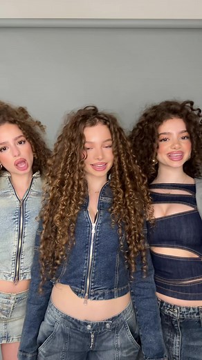 Stylish Jeans TikTok Dance by the Kalogeras Sisters | Sunday & Demitra