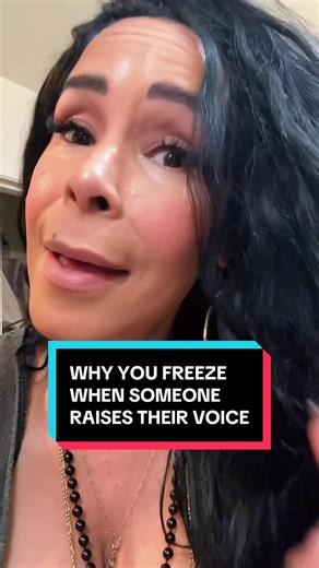 Your body isn’t broken. It learned to protect you 💙 Freezing when someone raises their voice is a nervous system response rooted in past experiences, not a character flaw. The good news? With the right support, it can heal. Save this if you needed to hear it 🫶🏼 #traumahealing #nervoussystemregulation #ptsd #hypnotherapy #freezeresponse
