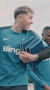 ‘Did you see my skills?!’ 👀 Special delivery of #FC25 kits at Cobham. 📦 | Chelsea Football Club