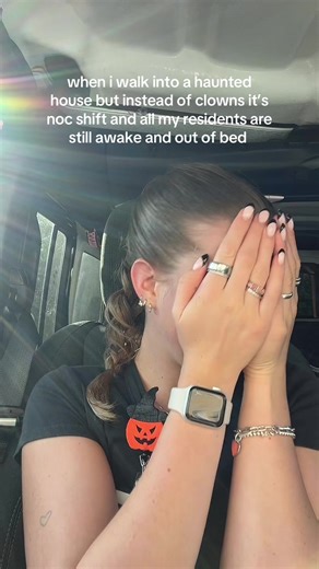 Experiencing Night Shifts as a CNA