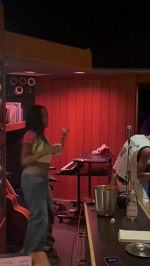 Ayra Starr and Jaden Smith: Commas Dance Challenge