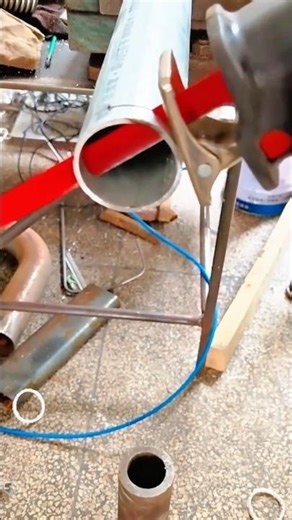 Accurate Pipe Cutting Process Using a Manual Pipe Cutter for Smooth Results