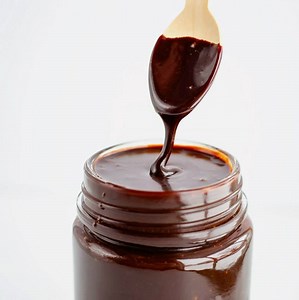 Make your own CHOCOLATE SAUCE at home (easy!) Recipe here: https://www.recipegirl.com/chocolate-sauce/ | RecipeGirl