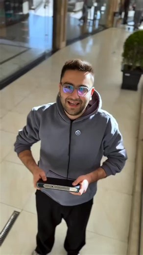 ‎چیپ استور |وارد کننده گجت های کاربردی از چین🇨🇳‎ on Instagram‎: "✨ کوچیک‌ترین تلویزیون دنیا، بزرگ‌ترین کیفیت تصویر! ✨ 🔥 باکیفیت‌ترین ویدئوپروژکتور بازار از برند Wemax 🔥 🛒 برای دریافت قیمت عدد(( ۲۰)) رو کامنت کن! 📺 وضوح تصویر 4K واقعی 🎥 تا ۱۸۰ اینچ تصویر غول‌پیکر 📱 سیستم‌عامل اندروید 🎮 اتصال همه کنسول‌ها و دستگاه‌ها از طریق HDMI 💾 پشتیبانی از USB 🔋 شارژی و کاملاً قابل حمل 🎯 فوکوس اتوماتیک 🔊 اسپیکر قدرتمند و واضح 🚚 ارسال به سراسر کشور + ضمانت اصالت کالا ⚡ اگه دنبال کیفیت واقعی و یه ت