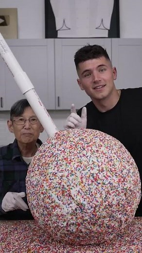 Largest cake pop - 44.24 kg made by Nick DiGiovanni and Lynja #Shorts