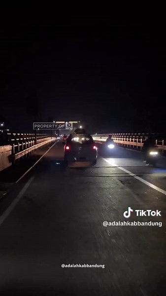 Kangge Wargi anu mudik ngalangkung Jalan Bandung-Cianjur via Jembatan Rajamandala, Upami tos leher Cianjur ulah hilap ngacincau heula hehe #adalahkabbandung #bandung #cianjur