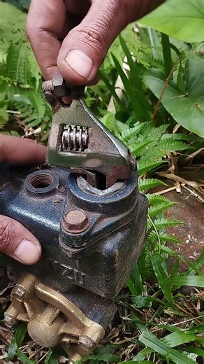 DIY Broken Bolt Remover Tool! 🔩🔥