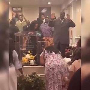 And this happened last night after I preached!! A good ole mic toss It DIDN’T WORK! @kelontae_gavin @jarellsmalls @chelseanona | Valerie Moore Enterprise