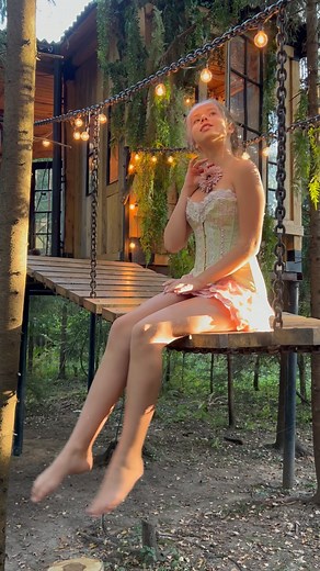 Maria Talanova, model | Чудесный наряд от @lacemadeofficial ❤️ Photos by @photo.zakirova ❤️ Если вы хотите увидеть больше фото с этого проекта жду вас у себя в... | Instagram