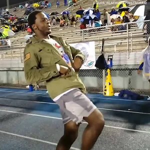Teddy Bridgewater pulled up to his old high school and hit the "SupaStrut" 🕺 (via supa_blackgirl/Instagram) | ESPN