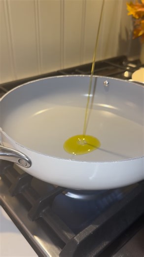 Brooke Stepp on Instagram: "If you’re looking for a simple one dish dinner that has some veggies, this is it! Love this dinner. Recipe on my website as always!"