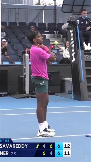 🤦🏼🎾 ¡El primer momento 'TIERRA, TRÁGAME' del Australian Open! Fase previa. Sebastian Ofner vs Nishesh Basavareddy. El austríaco celebra con 7-1 en el tie break final, pensando que ha ganado. ¡Pero es super tie break! Basavareddy le remonta y celebra con un 😵‍💫🤣 📺 Todo el Open de Australia, en Eurosport y HBO Max | Eurosport España