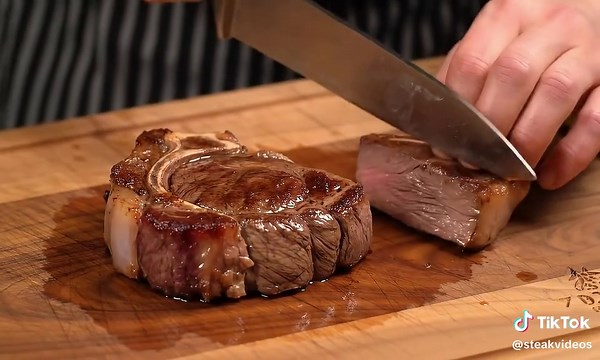 Overcooked or Perfect? #asmr #satisfying #steak #fyp #steakvideos #steaktok #satisfyingcuts #steakmukbangs #asmrvideo #food #foodasmr