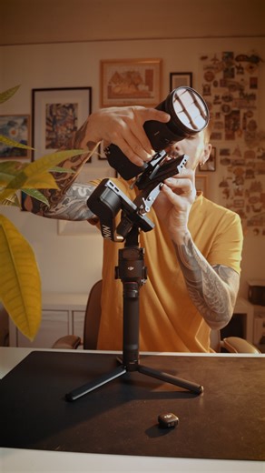 Voy a crear una nueva carpeta de efectos de sonido y te la voy a regalar, esta vez con los DJI Mic3 de como preparo la cámara para grabar. Espero que te guste! Comenta “CONSOLA” y te enviaré la carpeta. Si este video te ha servido, déjame un like y guárdalo para ayudarme a seguir creando contenido como este. Estoy muy cerca de cumplir mi sueño, gracias Colaboración con @djiglobal #dji #djimic3 #filmmaker #asmr #videografo | Tomás Alejo Wilhelm