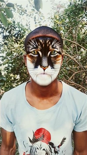 How to trim your cat's🐈‍⬛😂 claws#funnycute #bloopers