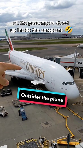 Airplane Docking Explained: Right Side Aerobridge Usage