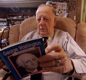 2M views · 6.3K reactions | For more than eight decades, World War II veteran Ed Bray couldn’t read. But the soldier in him kept fighting, and at the age of 89, he read his first book: “Get in there and learn, baby.” https://cbsn.ws/3Fs7ntw | CBS Mornings | Facebook
