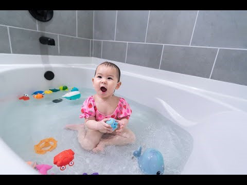Mulan first time bath tub