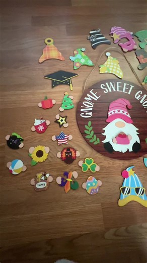 The cutest welcome sign , with a variety of themes to choose from grab yours link is here #welcomesign #doorsign #interchangeablesigns #frontdoor