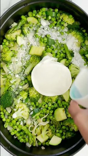 This One Pot Pasta Primavera is so easy! | Food Dolls