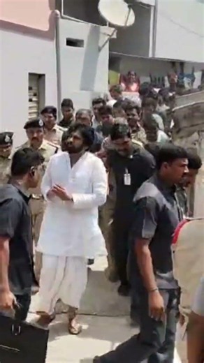 పవన్ కళ్యాణ్#pavankalyan#fans #dpcm#warangal