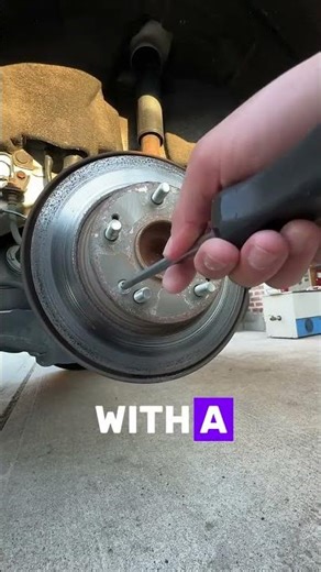 How to remove a disc screw when changing a brake disc? Let’s see! #brakedisc #carrepairtips