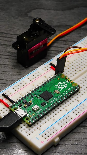 Controlando un Servomotor usando la Raspberry Pi Pico - MicroPython Programado con el software Thonny Esta placa de desarrollo fue patrocinada por la empresa @UNIT Electronics quienes son los distribuidores número 1 en México, si buscas componentes de la mejor calidad, Unit Electronics es tu mejor opción. Contáctalos y cotiza todo lo necesario para tus proyectos electrónicos. @raspberrypi @adafruit #onlycircuits #circuitos #microchip #intel #amd #altera #xilinx #st #avr #pic #stm #fpga #arduino 