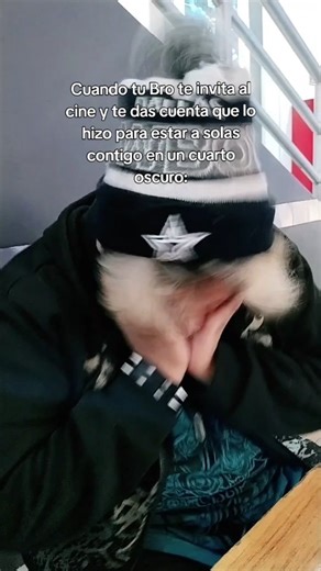 𝕹𝖆𝖌𝖆𝖟𝖆𝖐𝖔 on Instagram: "N-no creas que tomaré tu mano solo por qué es una película de terror! A-aun que si tienes tanto miedo tendré que hacerlo de todos modos 🥀 #joshnoug #xd #tsundere #otaku #anime #humor #bros #autismo #autism #y2k #cybercore"