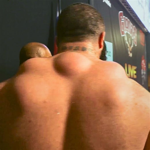 The World Deadlift Championships in 2017 saw the World's Strongest Men attempt to break Benedikt Magnússon's 5x repetitions at 400KG/882lbs World Record. Could they do it? Watch out for a NEW Deadlift for Reps - with a Twist - at the 2024 Britain's Strongest Man! #WorldRecord #deadlift #wsm #strongman | Giants Live