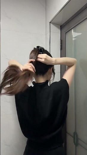 Banana Clip Masterclass: Full Hairstyle in 8 Mins