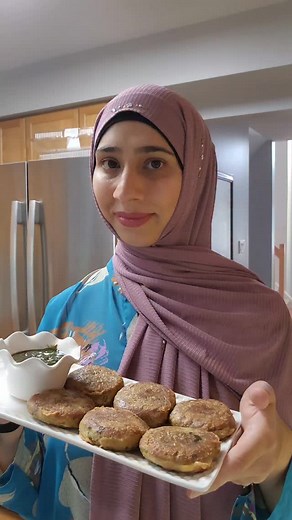 Rayshaydar shami kebab ⬇️😋 Ingredients: ⭐️In a pressure cooker, add: ● 1 kg bonless beef ● 500g split chickpeas (washed & soaked) ● 1 large onion ● 2 inches ginger ● 10 cloves garlic ● 8 dry red chilies ● 1 tbsp salt or as per taste ● 1 tsp red chilies powder ● ½ tsp turmeric powder ● 2 tbsp cumin powder ● 2 cups (500ml) of water ⭐️In a clean cloth, add: ● 2 tbsp whole corriander ● 1 tbsp whole black pepper ● 2 small cinnamon sticks ● 2 bay leaf ● 6 green cardamoms ● 2 black cardamom ● 4 whole 