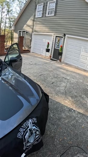 GT Tools Scraper Review! Pretty nice scrapers. Handle is much thicker than the WRD Scrapers. The shaft and collet are also bigger. On blades, they feel very similar to WRD but I gotta give WRD the edge on blades. I feel like their blades are smoother cutting. All in all, great scraper from GT Tools. #fyp #autoglass #gttools #autoglasstools | Raynor Auto Glass