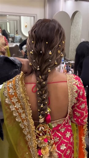 A K A S H . L U T H R on Instagram: "🩷Trinding messy hairstyles 🩷 @hairstylist_akash_ . , . #hairstylist #hairstylist #hairvideo #reelitfeelit #trindingreels #trand #viralvideos #pinterest #pinterest"