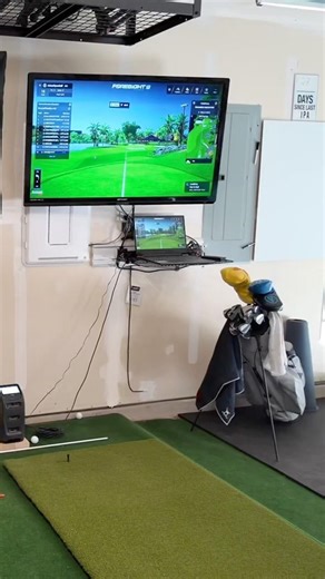 My Minimalist Golf Sim Setup ⛳️